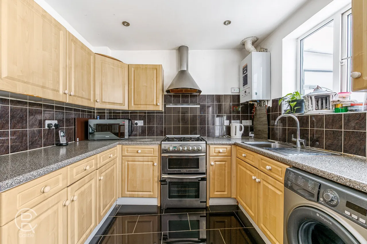 Stratford Road, Southall, Greater London, UB2 5PQ, photo 7