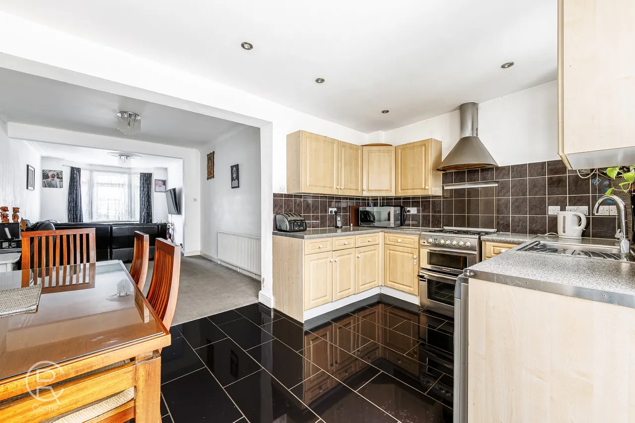 Stratford Road, Southall, Greater London, UB2 5PQ, photo 4