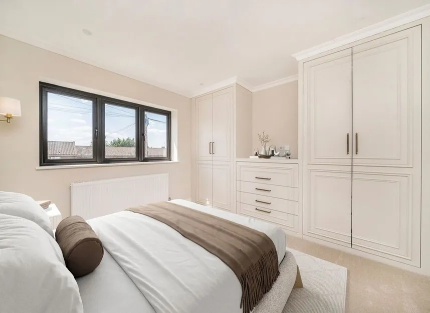 Moor Lane, Chessington, KT9, photo 9