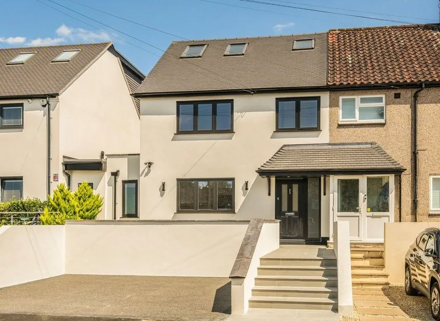 4 bed house for sale — Moor Lane, Chessington, KT9