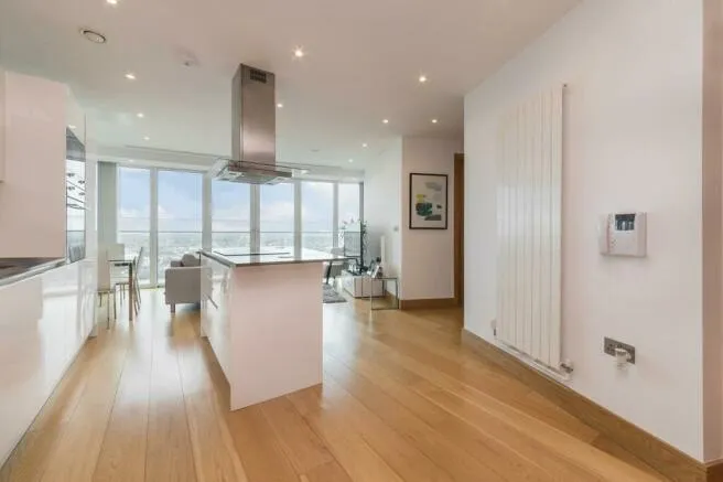 Crossharbour Plaza, London, E14, photo 4