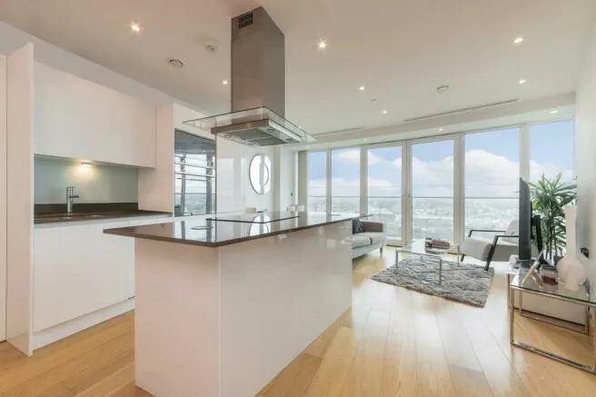 1 bed flat for sale — Crossharbour Plaza, London, E14