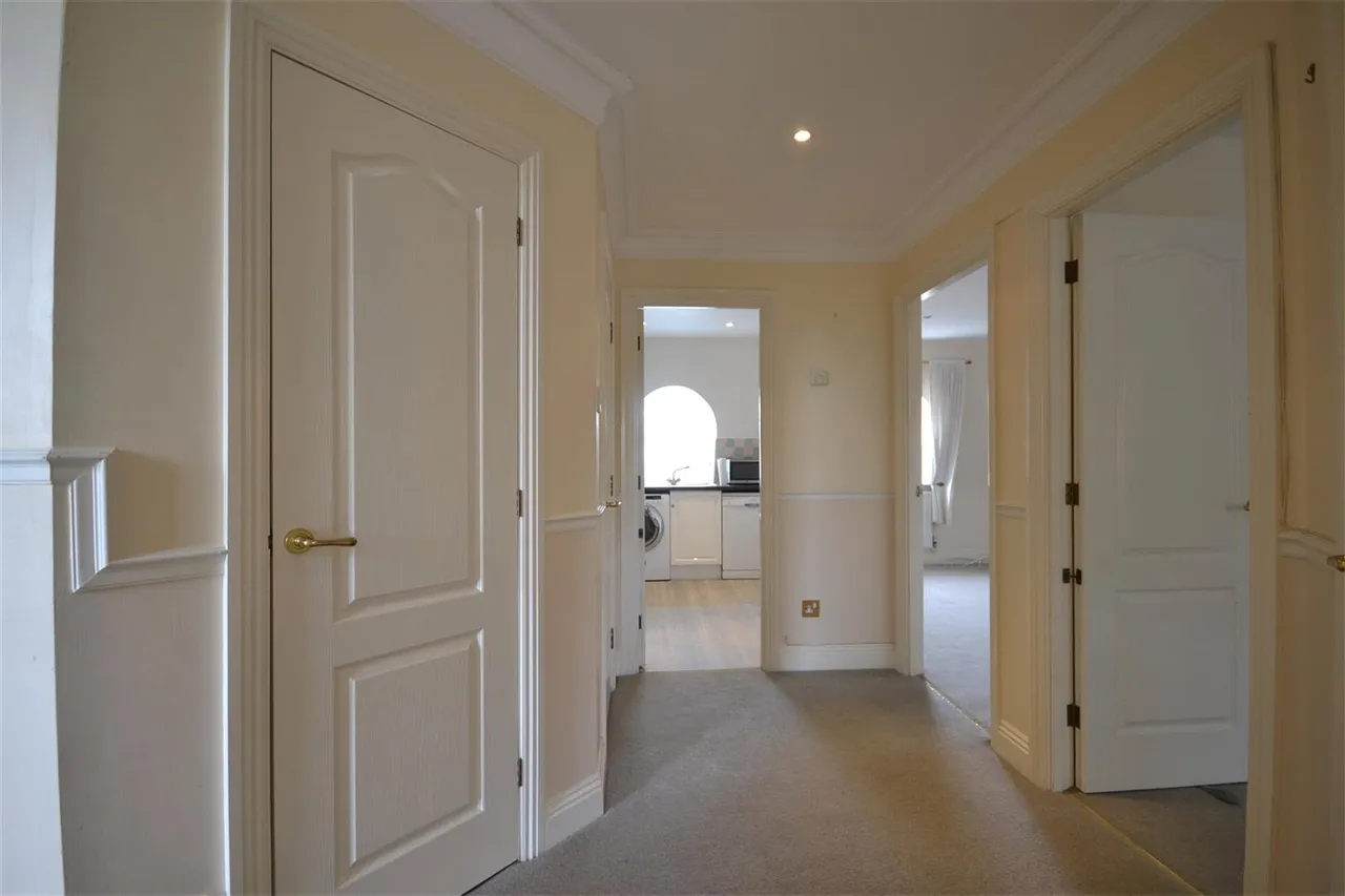 Chalk Lane, Epsom, Surrey, KT18 7AN, photo 9