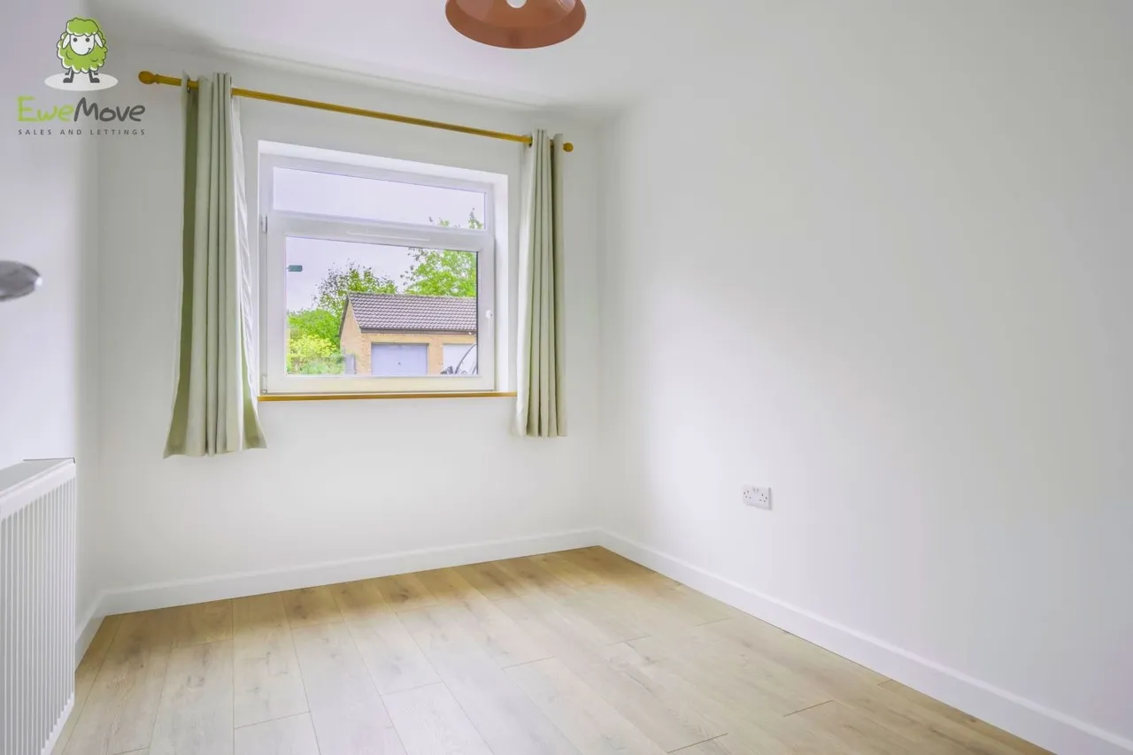Cleasby Close, A versatile home with no onward chain, SN5, photo 3