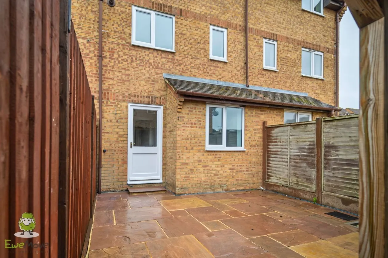 Cleasby Close, A versatile home with no onward chain, SN5, photo 15
