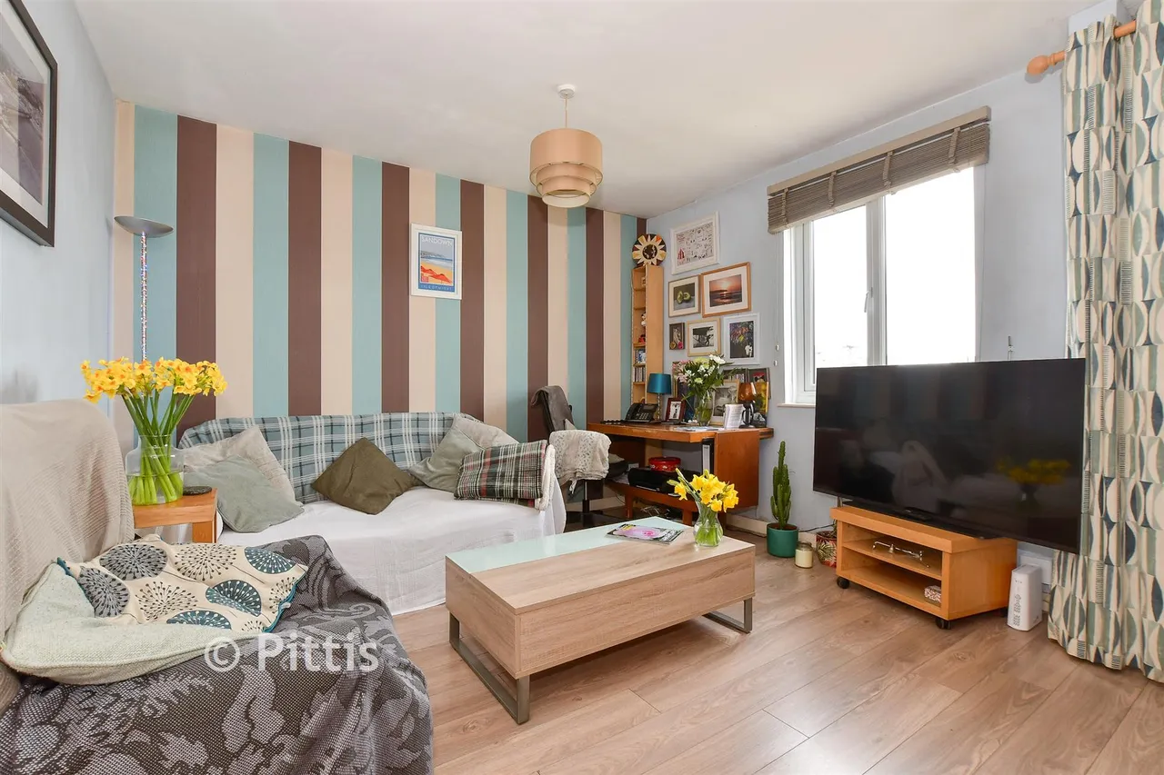 Leed Street, Sandown, PO36, photo 2