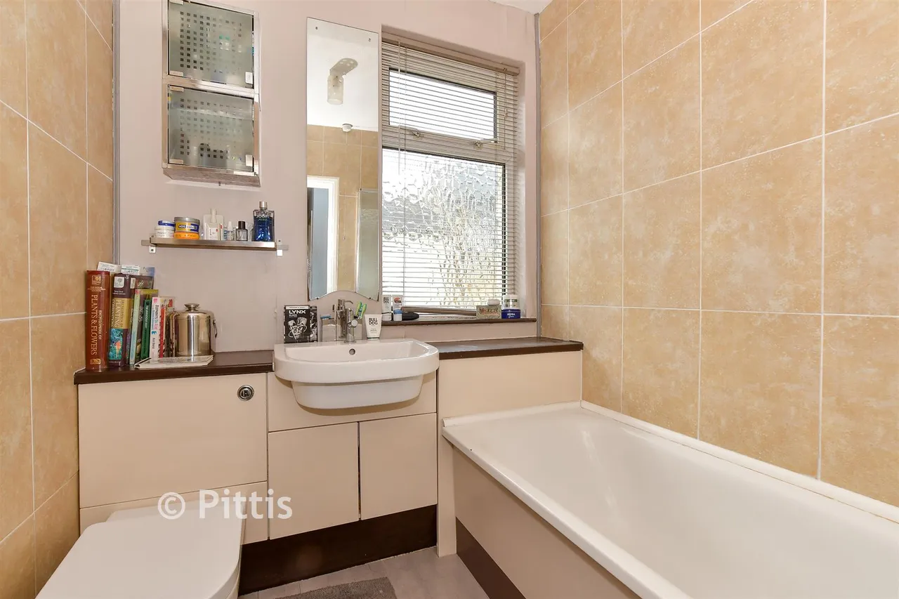 Leed Street, Sandown, PO36, photo 7