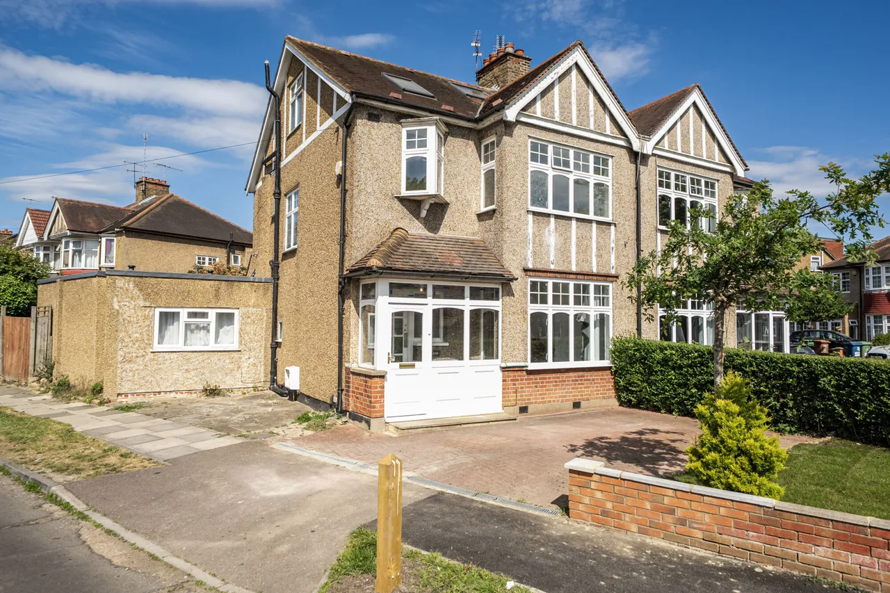 5 bed house for sale, Church Drive, Harrow, HA2