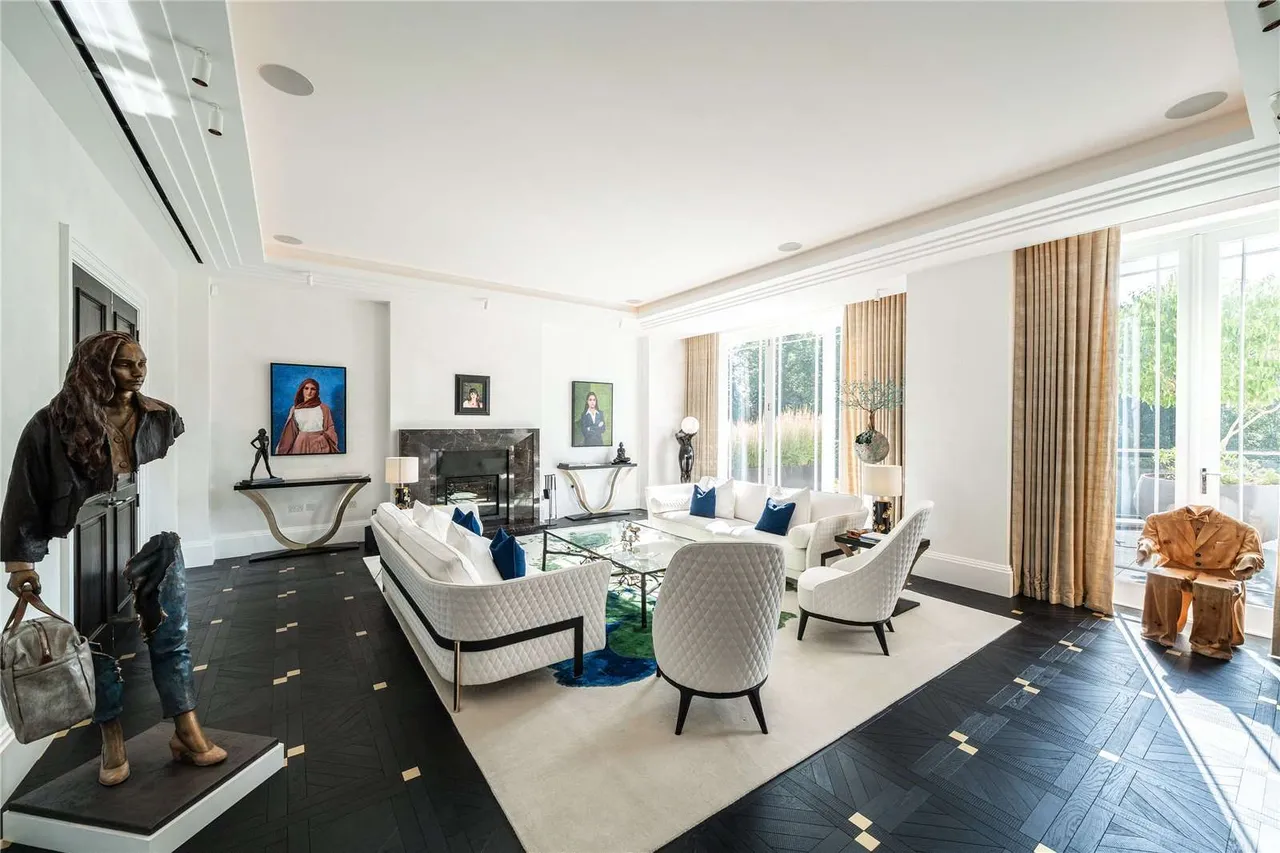 Rodona Road, St George's Hill, Weybridge, Surrey, KT13 0NP, photo 5