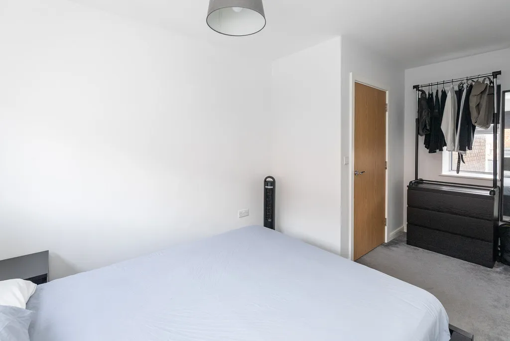 South Street, Dorking, RH4, photo 9