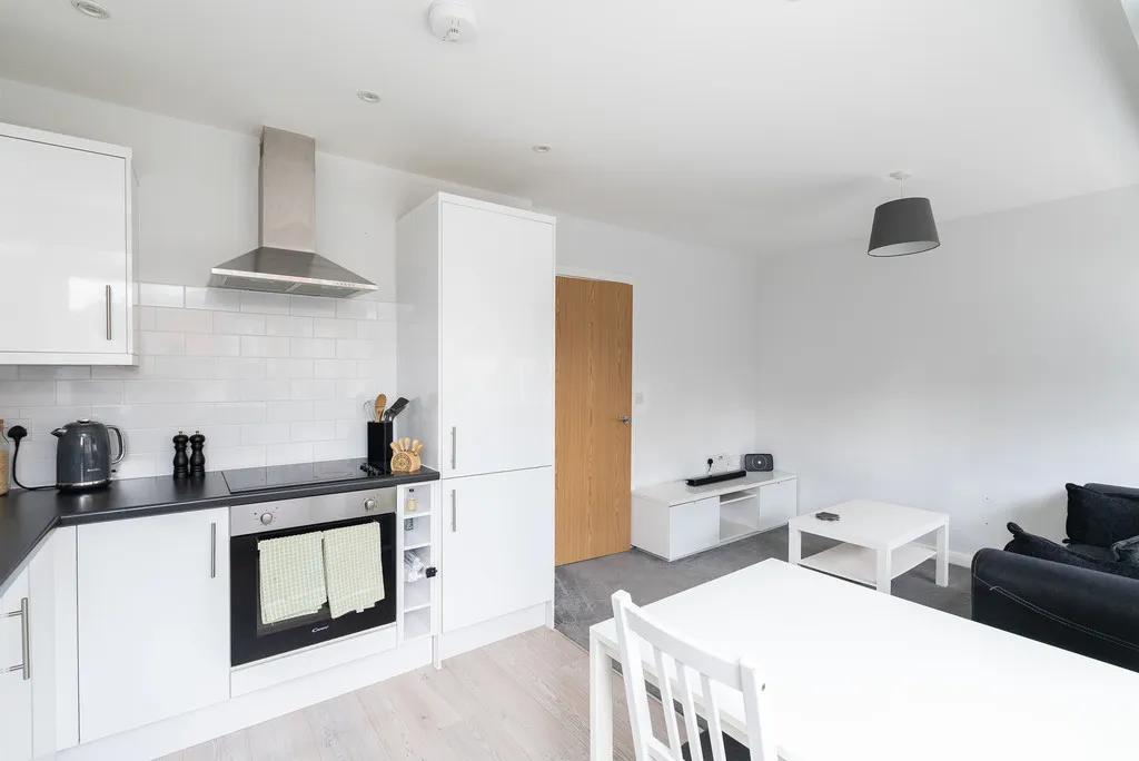 1 bed flat for sale, South Street, Dorking, RH4