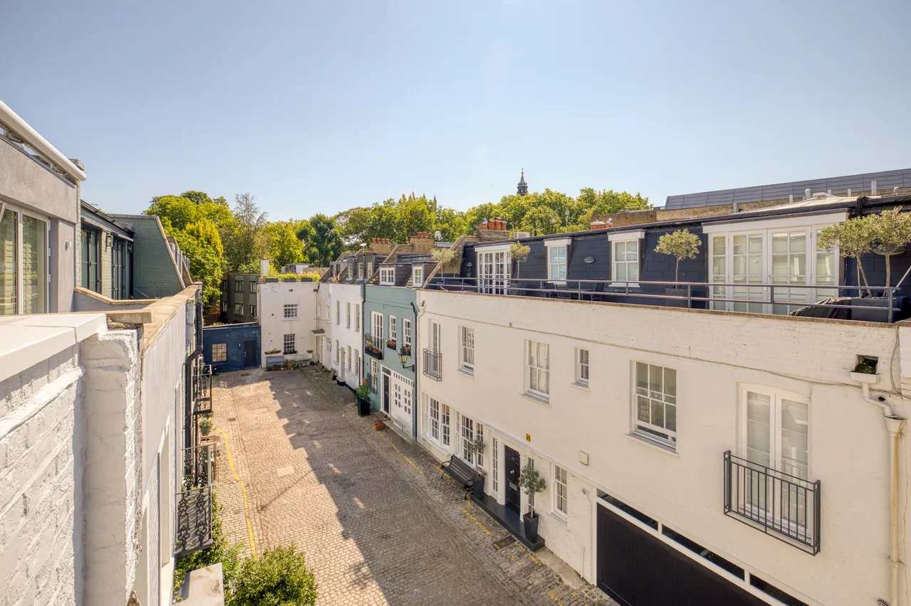 Princes Gate Mews, Knightsbridge, London, photo 11