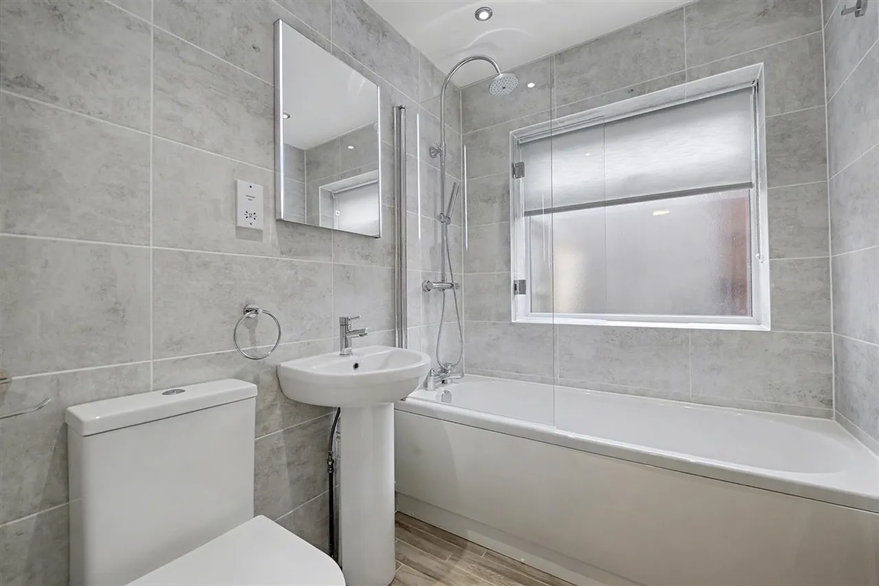 Northleigh Grove, Market Harborough, LE16, photo 12