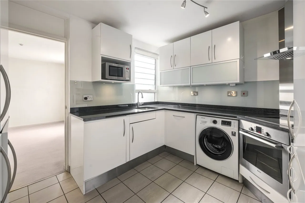 Valiant House, Vicarage Crescent, Battersea, London, SW11, photo 2