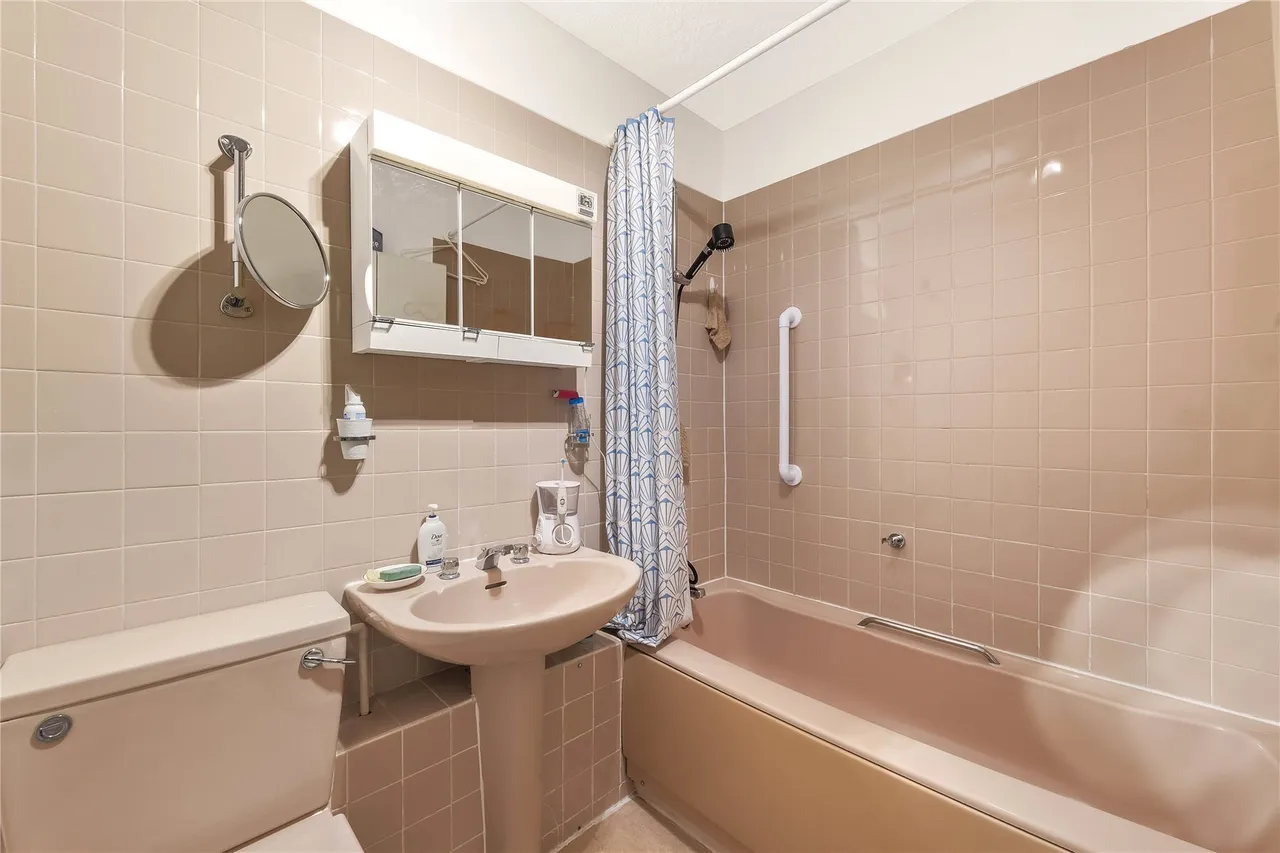 Valiant House, Vicarage Crescent, Battersea, London, SW11, photo 7