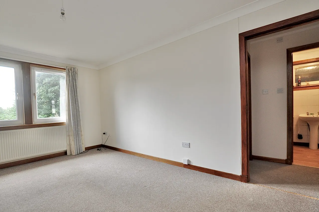 37 Allanpark Street, Largs, KA30 9AG, photo 4