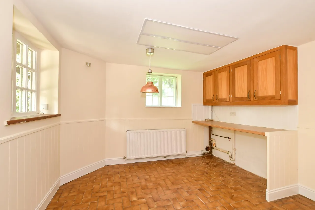 Calbourne, PO30, photo 7