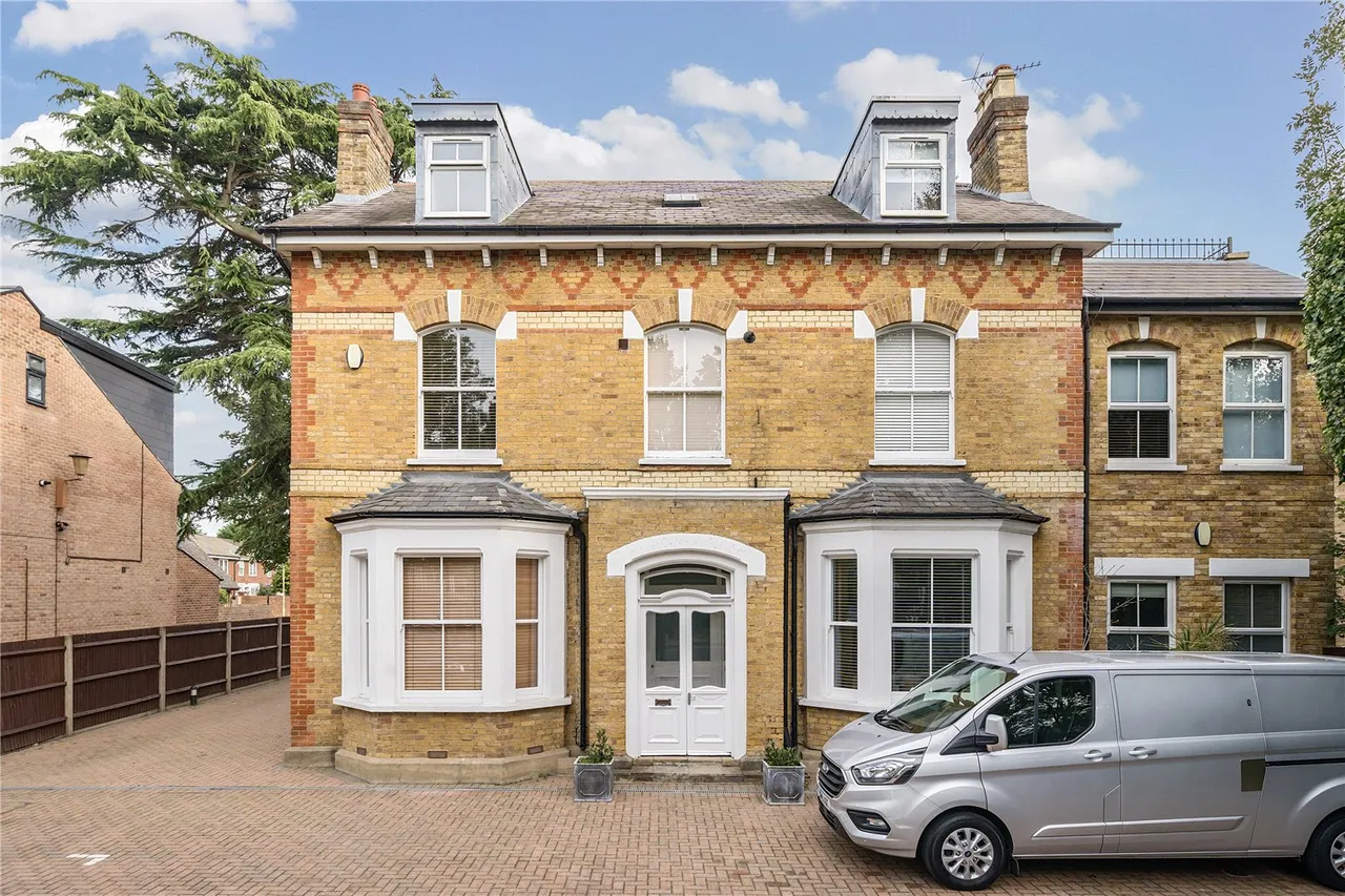 1 bed flat for sale — Hampton Road, Teddington, TW11 0JW