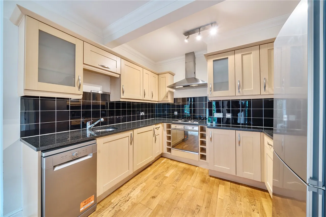 Hampton Road, Teddington, TW11 0JW, photo 2
