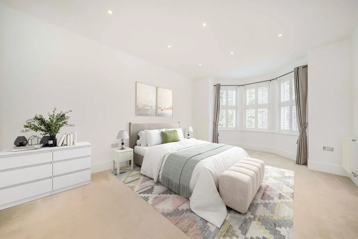 Oatlands Chase, Weybridge, KT13, photo 4
