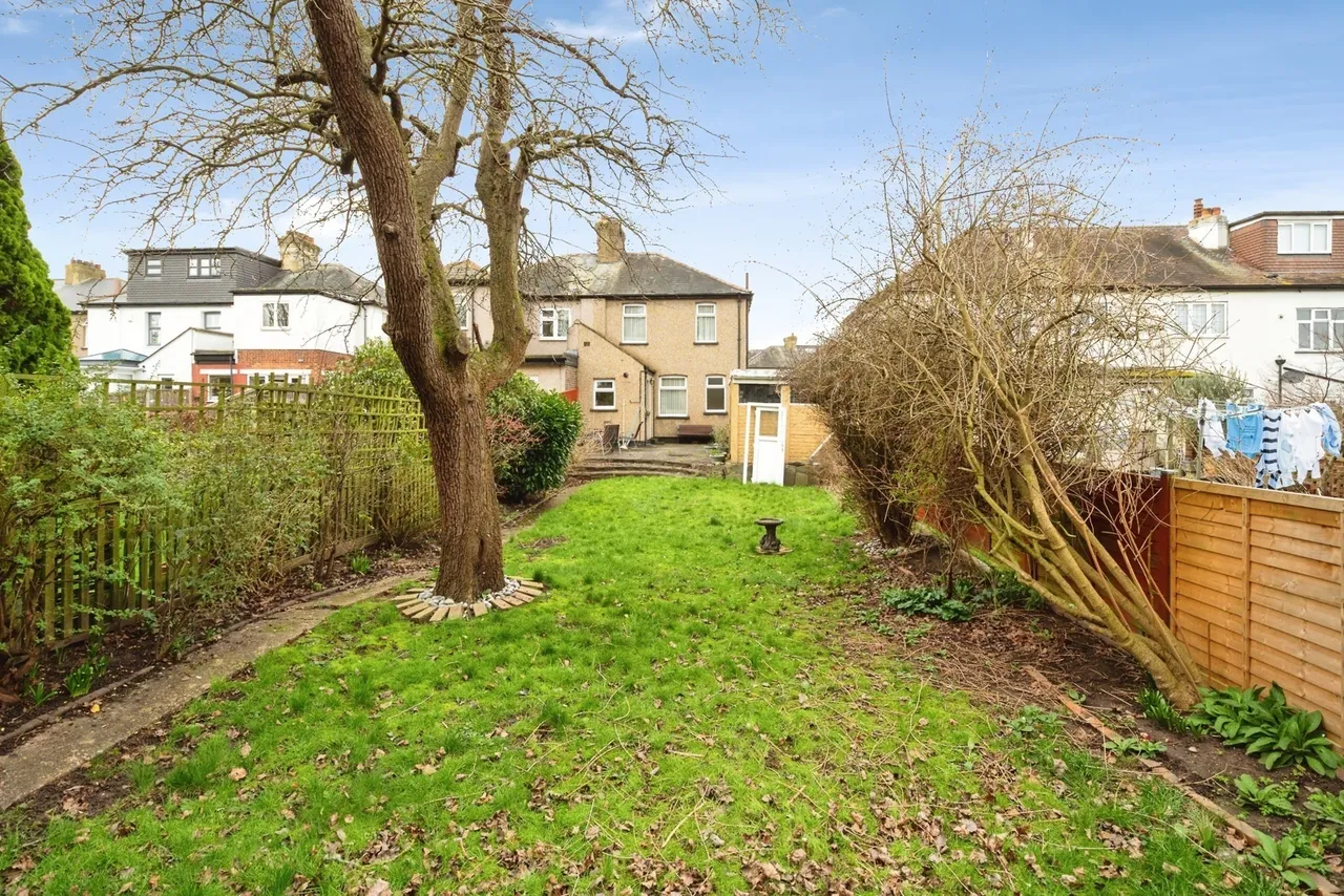 Argyle Gardens, Upminster, RM14, photo 4