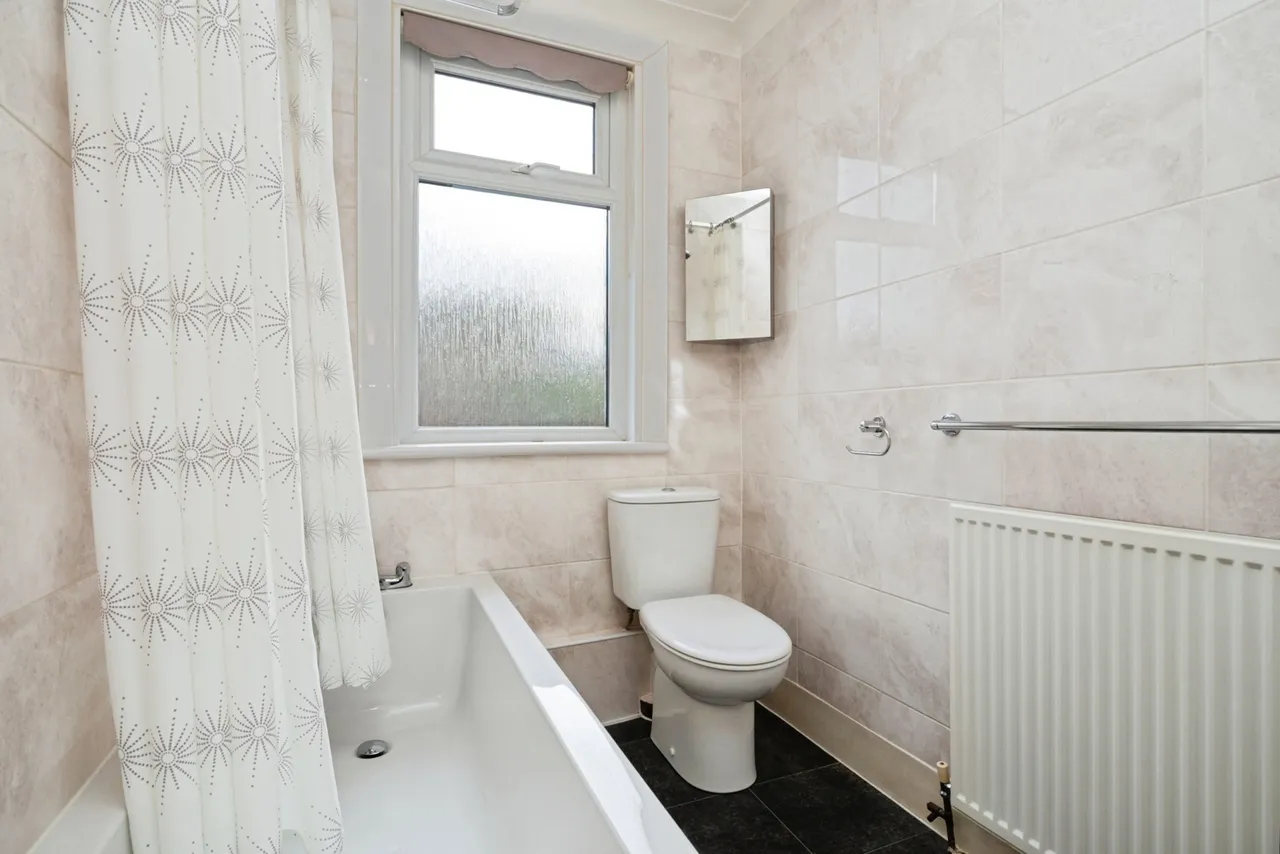 Argyle Gardens, Upminster, RM14, photo 30