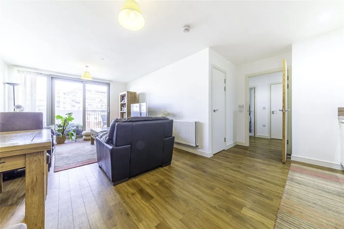 2 bed flat for sale, Booth Road, London