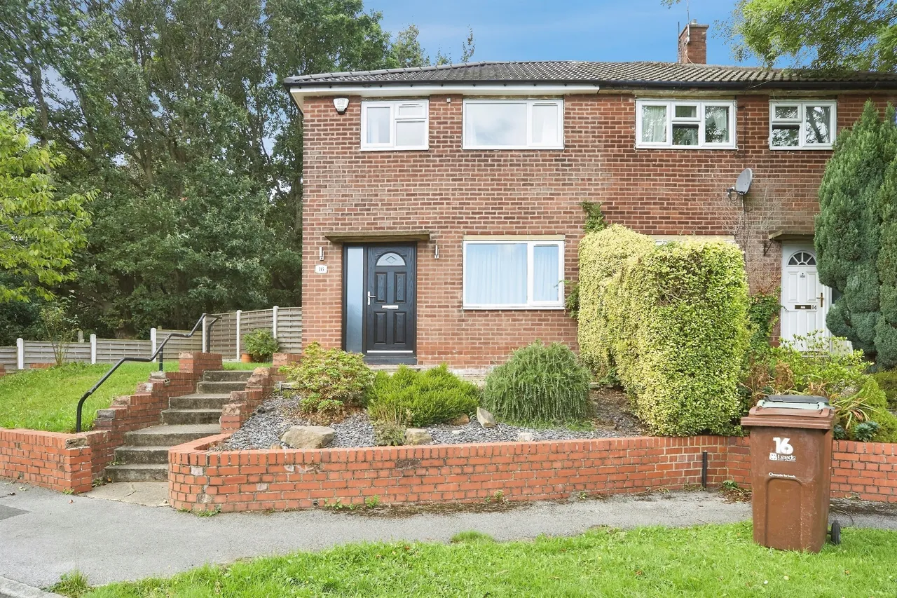 2 bed house for sale — Melrose Grove, Horsforth, Leeds