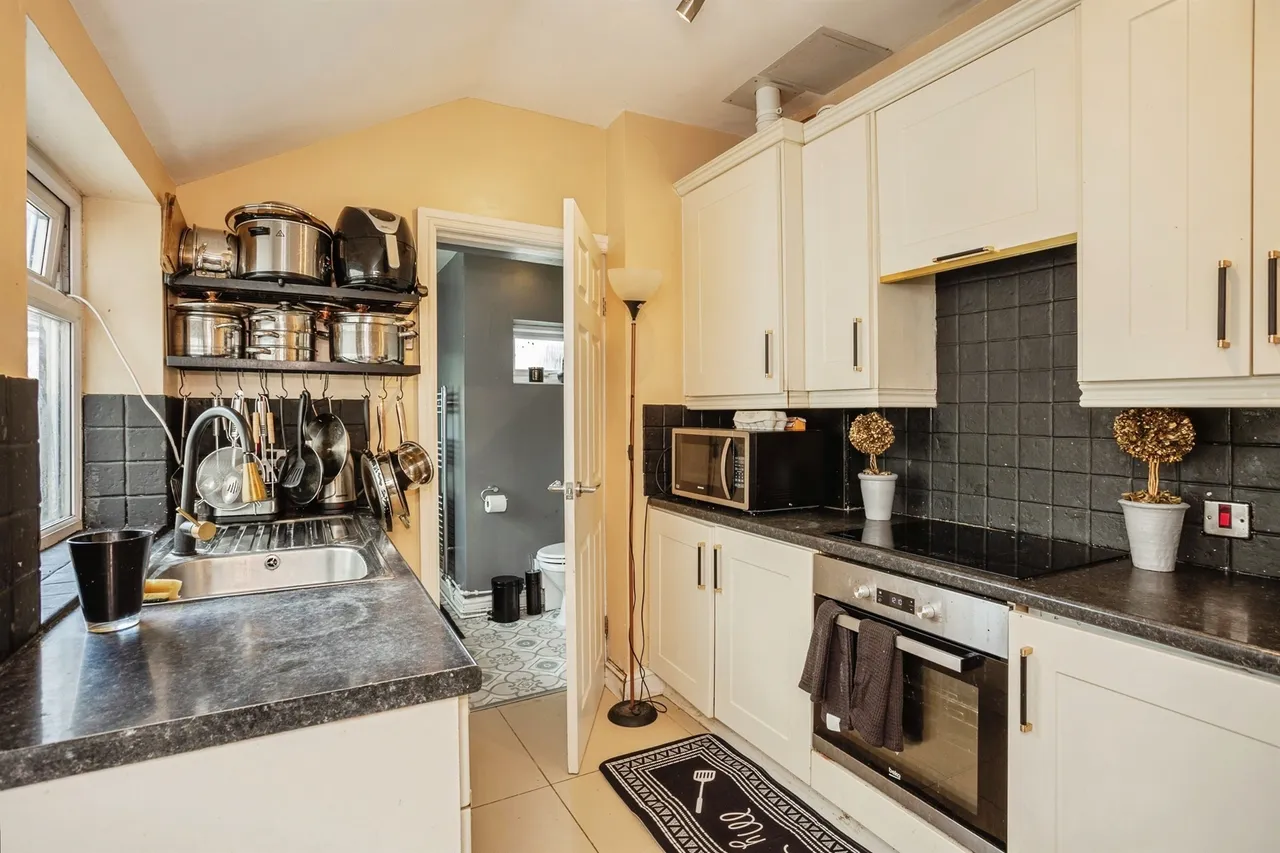 Field Street, Shepshed, LE12, photo 3