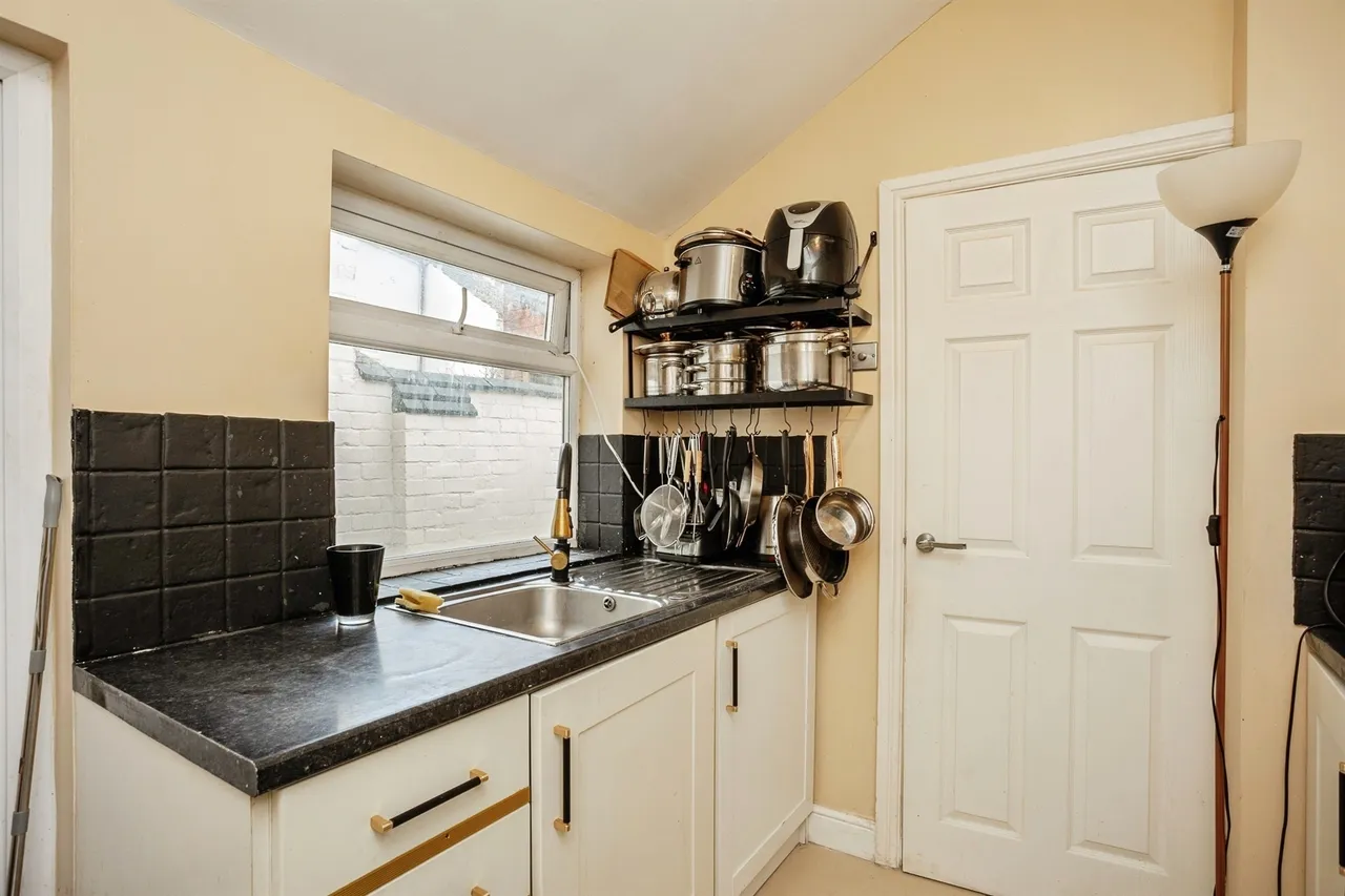 Field Street, Shepshed, LE12, photo 8