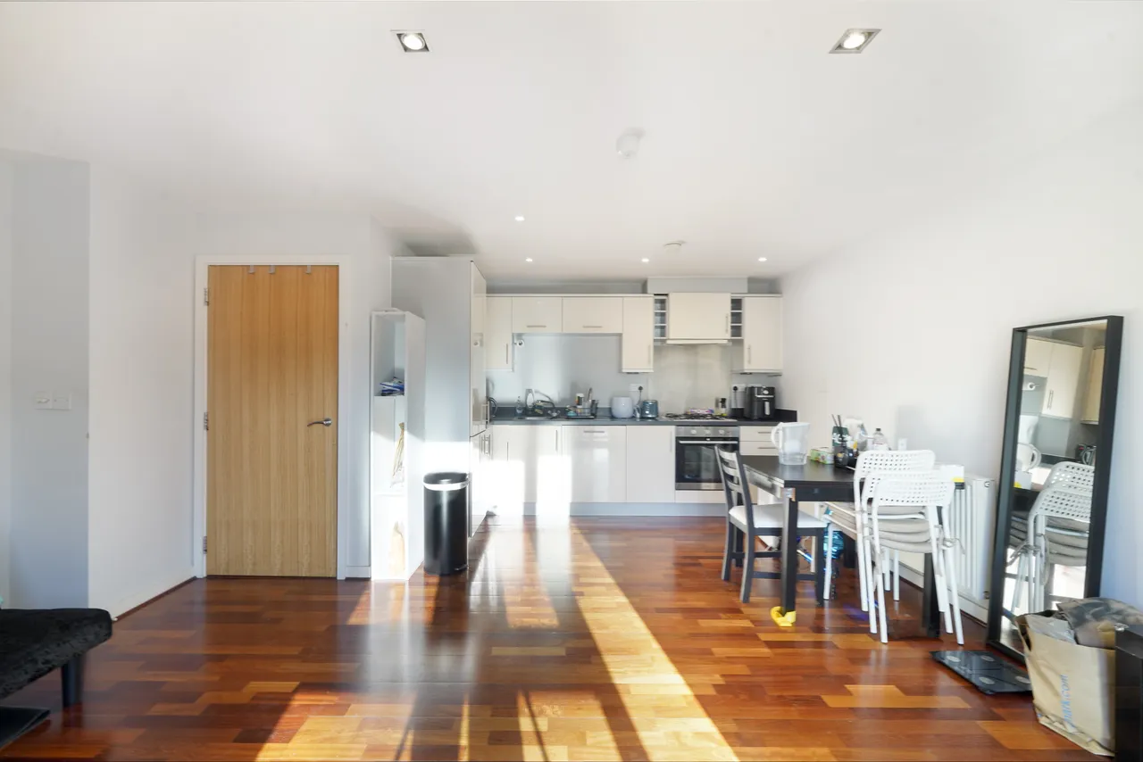 Uxbridge Road, Ealing, W13, photo 2