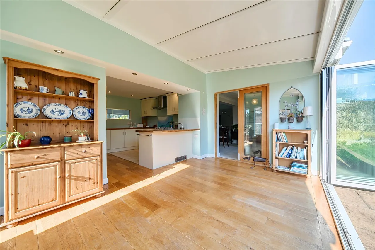 Thornton Avenue, Warsash, photo 14