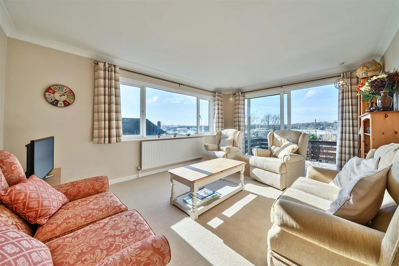 Thornton Avenue, Warsash, photo 9