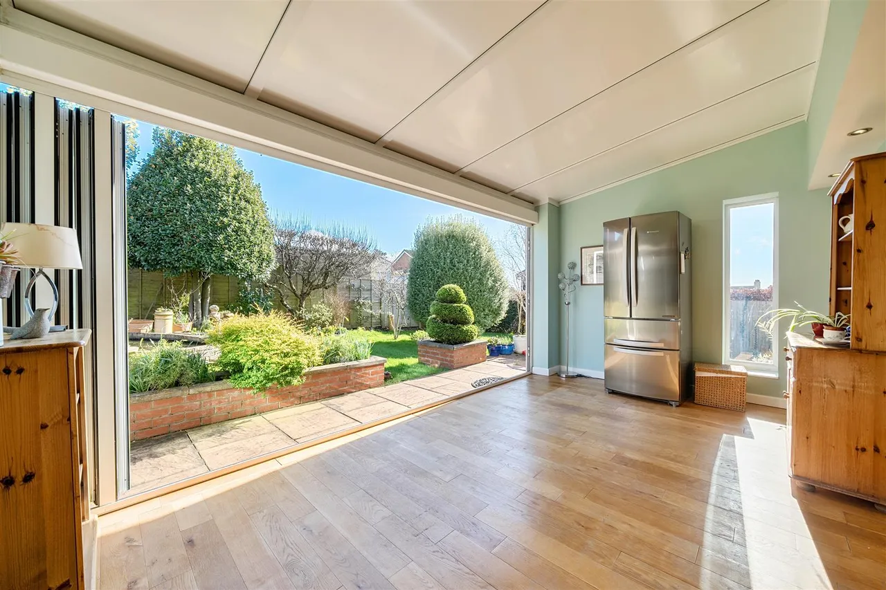Thornton Avenue, Warsash, photo 8