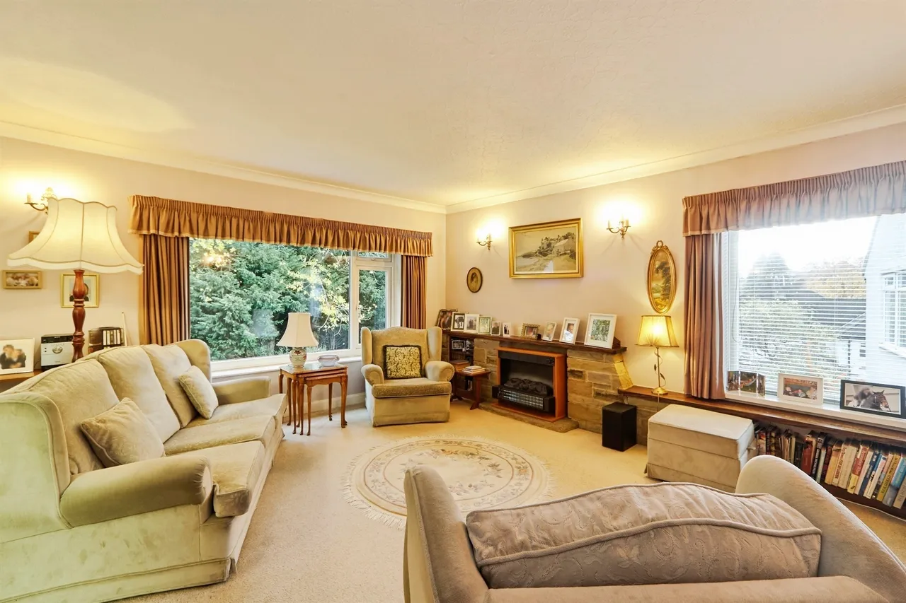 Hallfield Drive, Baildon, Shipley, photo 3