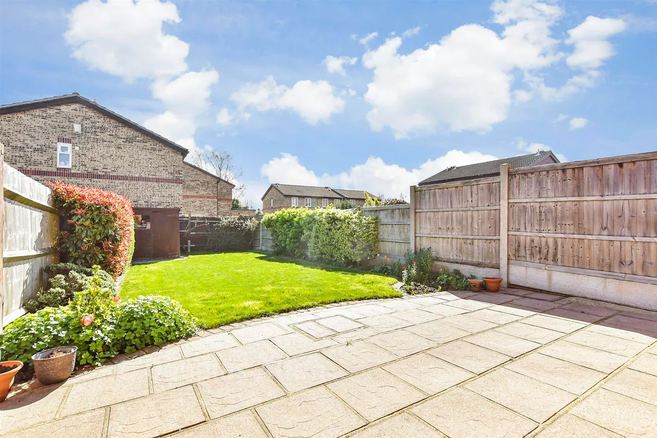 Blunden Close, Dagenham, RM8, photo 14