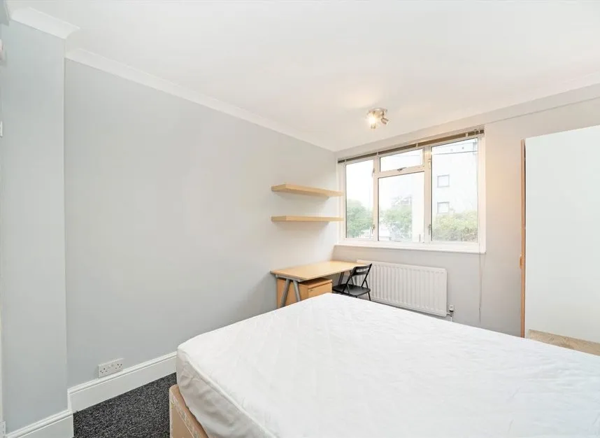 Yarnfield Square, Peckham, SE15, photo 2