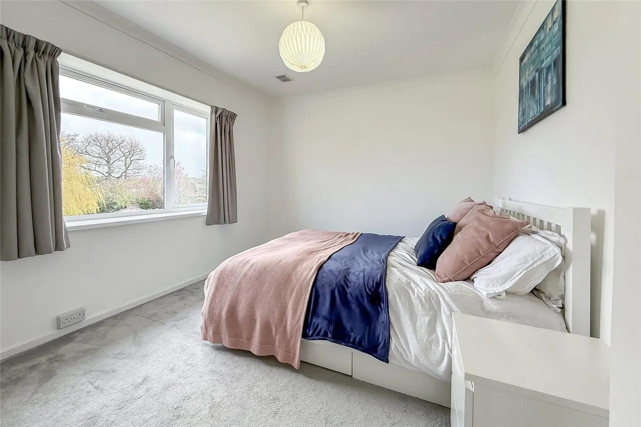 Tuffnells Way, Harpenden, Hertfordshire, AL5 3HQ, photo 6