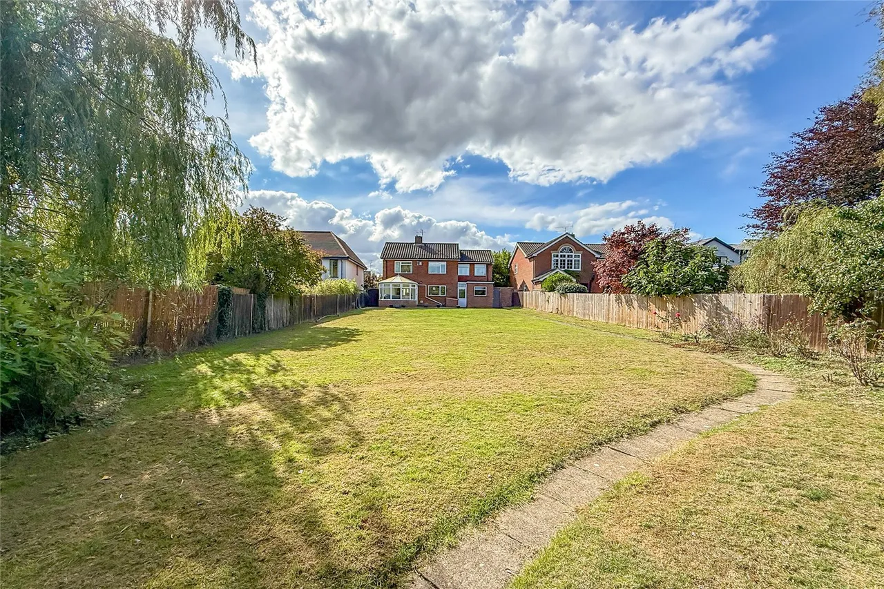 Tuffnells Way, Harpenden, Hertfordshire, AL5 3HQ, photo 9