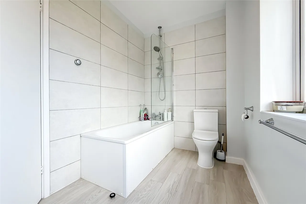 Tuffnells Way, Harpenden, Hertfordshire, AL5 3HQ, photo 11