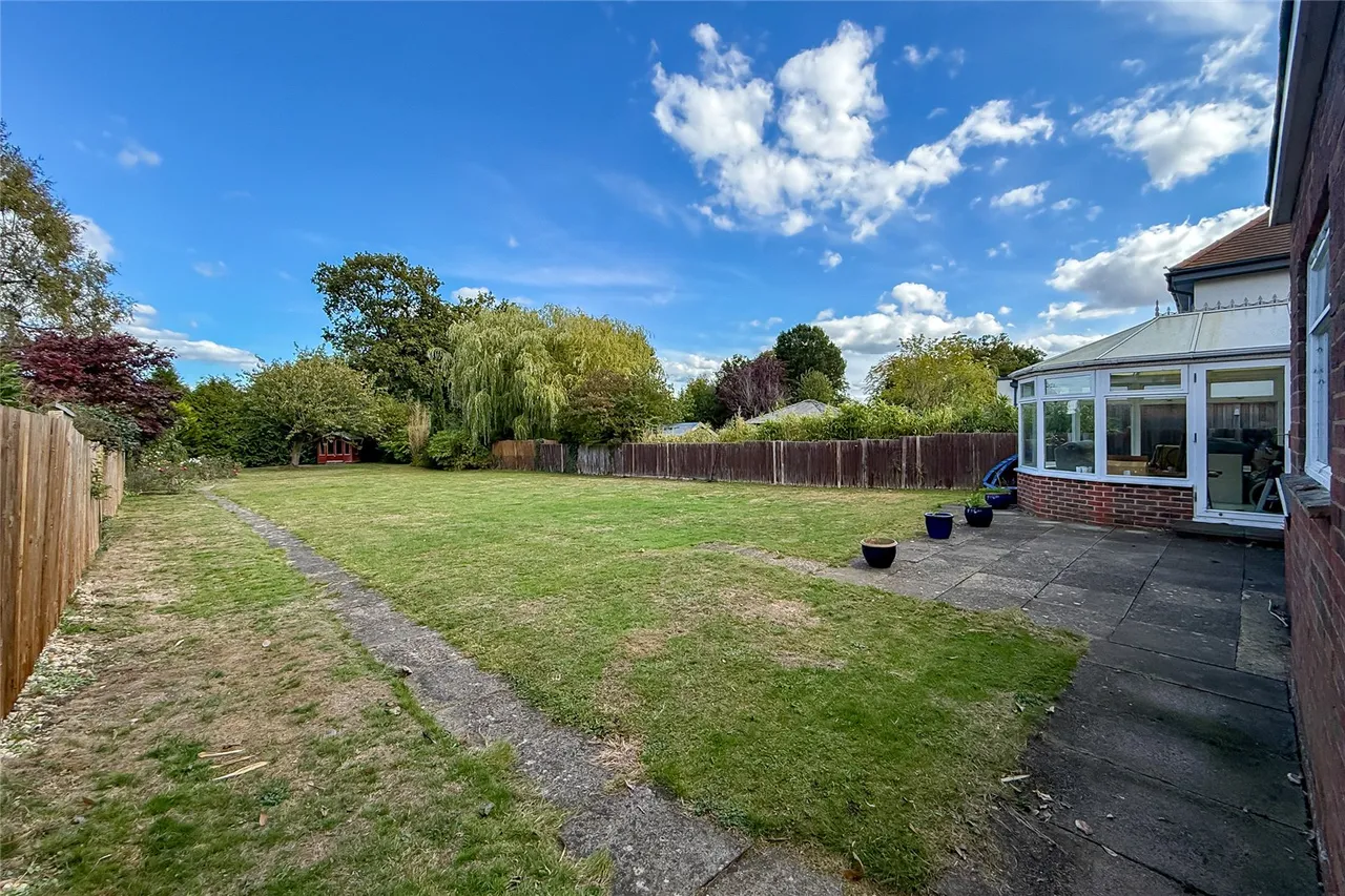 Tuffnells Way, Harpenden, Hertfordshire, AL5 3HQ, photo 12