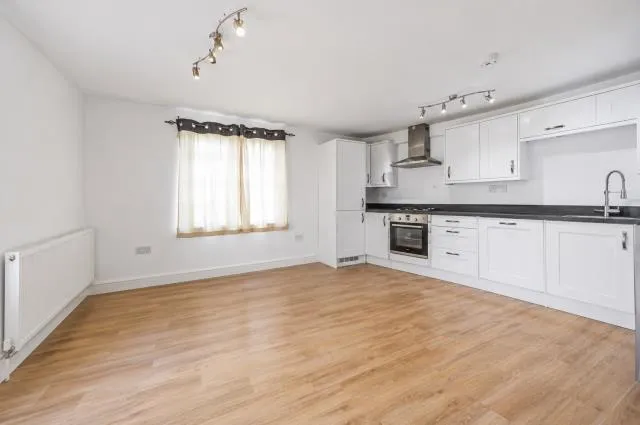 Winchester Road, Basingstoke, RG21, photo 8