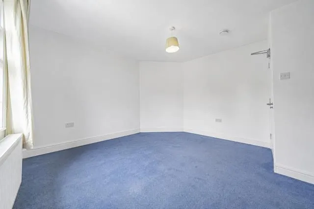 Winchester Road, Basingstoke, RG21, photo 7