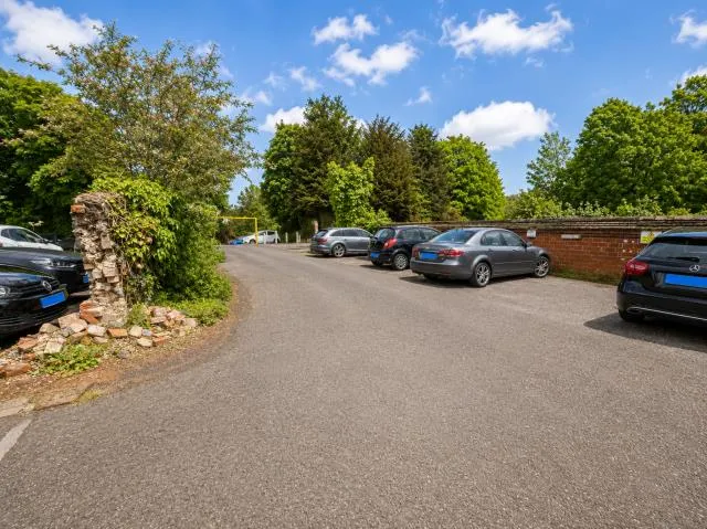 Winchester Road, Basingstoke, RG21, photo 3