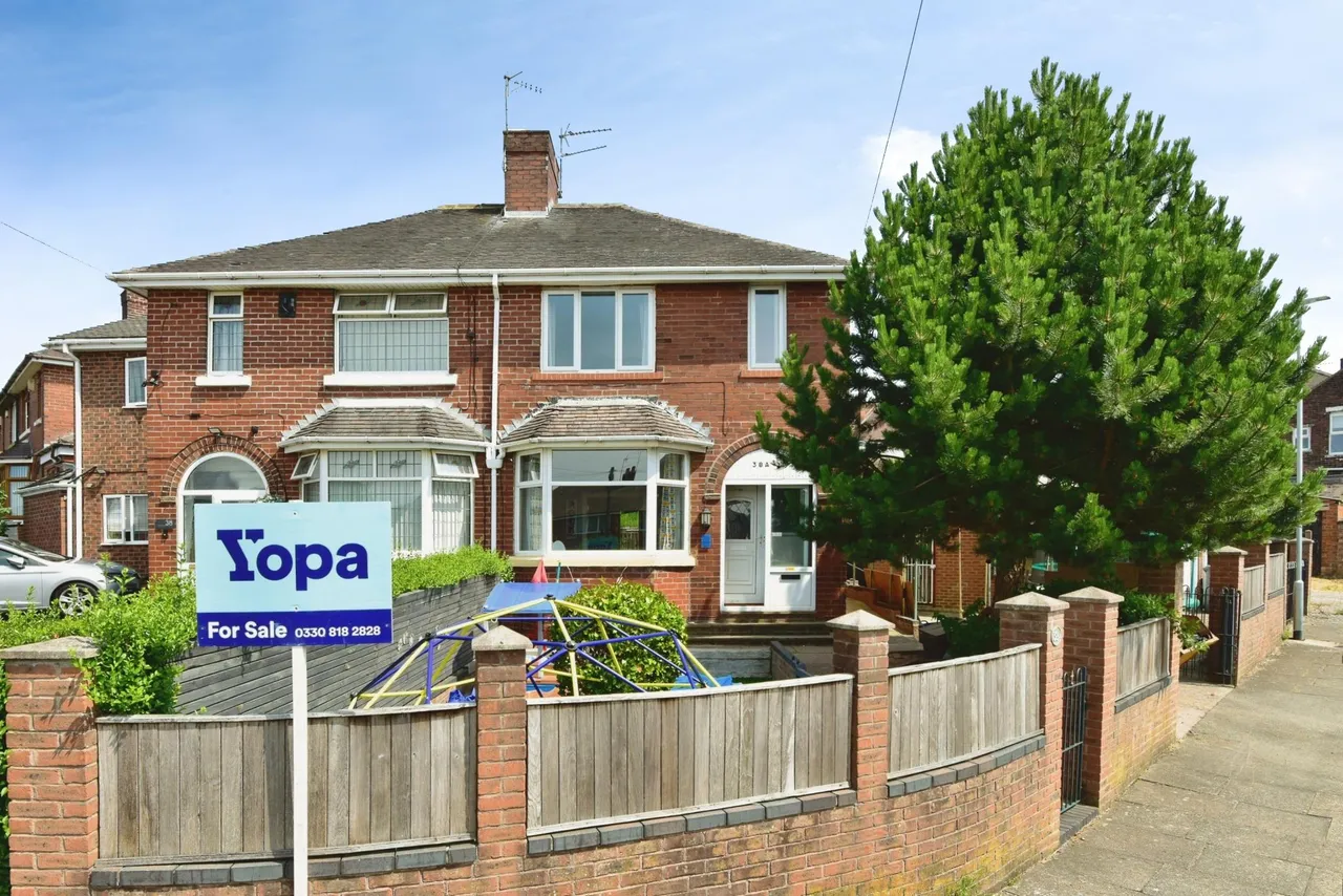 3 bed house for sale, Shaftesbury Avenue, Burslem, ST6