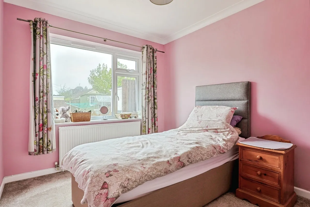 Elmhurst Way, West Moors, BH22, photo 8
