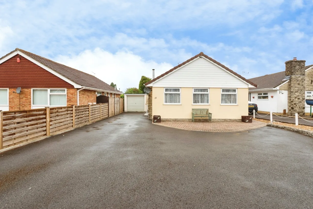 3 bed house for sale, Elmhurst Way, West Moors, BH22