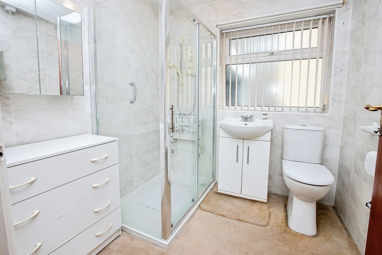 Ash Mount Road, Langley Mill, NG16, photo 13