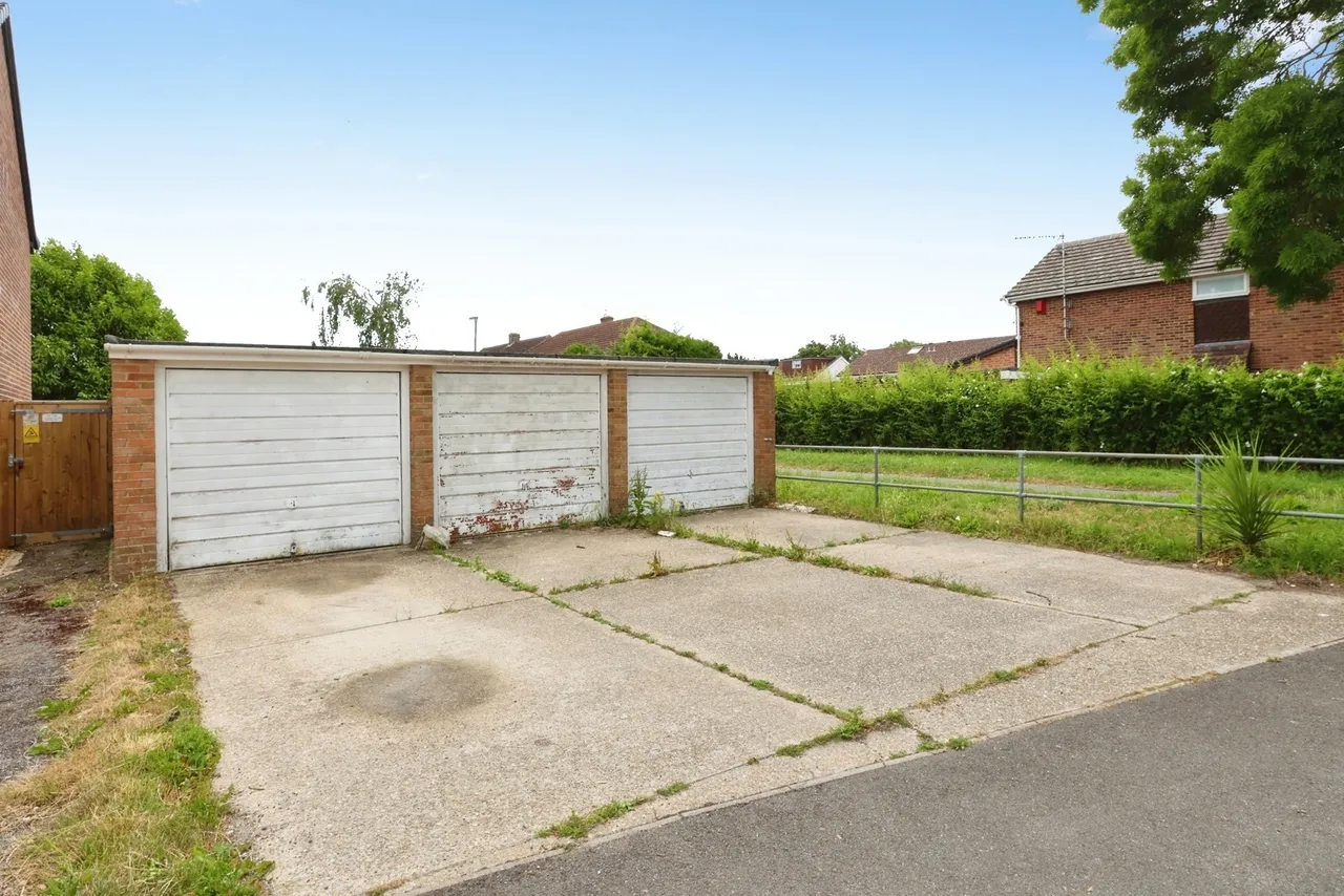 Durweston Close, Muscliff, BH9, photo 18