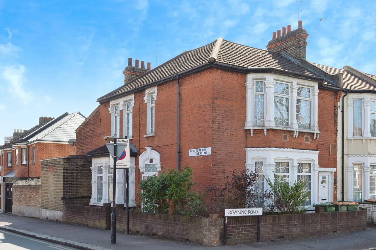 Browning Road, London, E12, photo 15